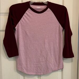 Old Navy Women’s Burgundy and Light Pink Raglan Tee